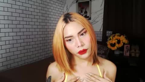 Snapshot of yourasianbigcock chatting on October 5, 1:39 am LEXI online show from October 5, 1:39 am