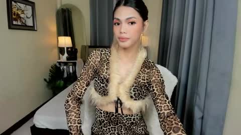 Snapshot of yourhotpatricia69 chatting on December 15, 8:52 am patty online show from December 15, 8:52 am