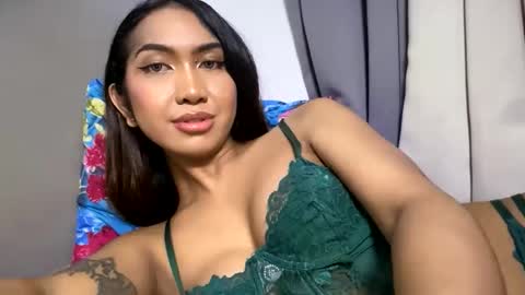 yourlovebella88 online show from January 11, 12:06 am