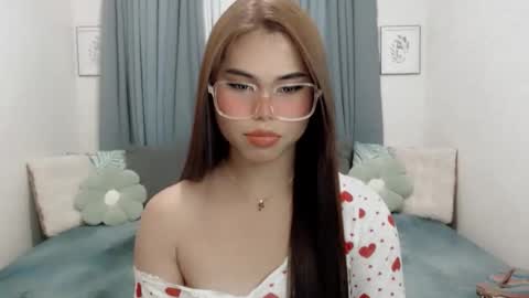 yourprettyblythe_ts online show from February 6, 5:35 am