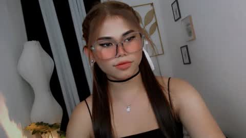 yourprettyblythe_ts online show from June 24, 7:06 am