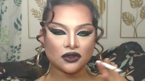 Snapshot of yourtrannyqueenxxx chatting on October 19, 10:13 pm Anastacia Grey online show from October 19, 10:13 pm