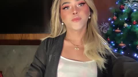 Miss Cali online show from December 8, 3:24 pm