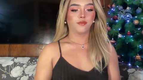 Miss Cali online show from December 10, 5:00 pm