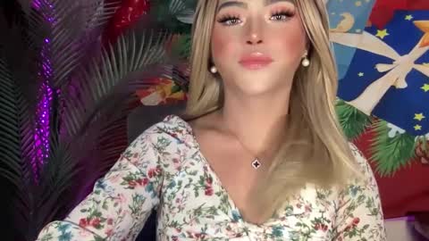 Miss Cali online show from December 27, 7:35 pm