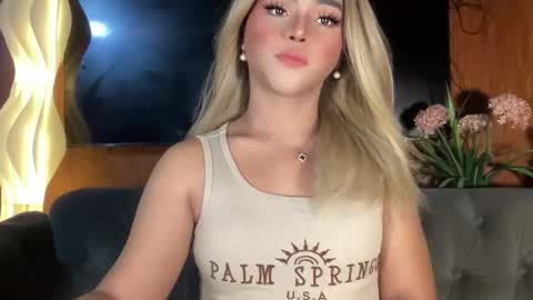 Miss Cali online show from January 10, 6:49 pm