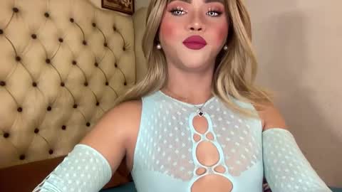 Miss Cali online show from February 1, 2:05 am
