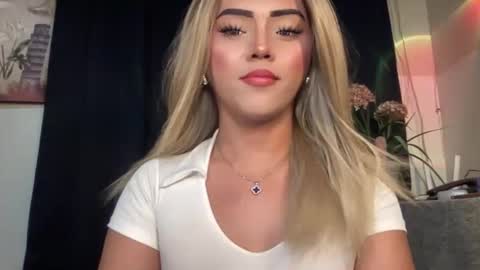 Miss Cali online show from September 19, 9:20 pm