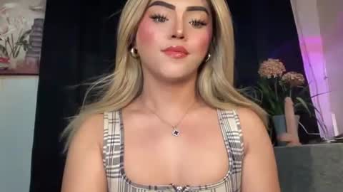 Miss Cali online show from September 21, 4:46 pm