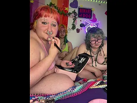 ivolustful online show from April 10, 5:18 pm