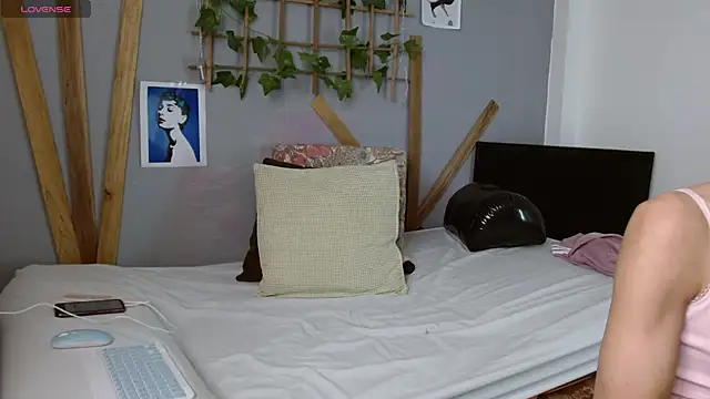 Snapshot of fem_boyxx chatting on February 12, 3:17 pm fem boyxx online show from February 12, 3:17 pm