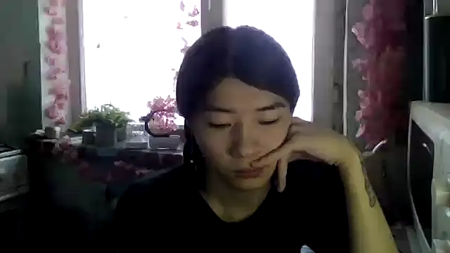 CarlyJoy online show from December 22, 11:15 am