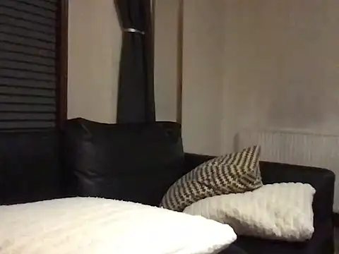 Snapshot of Erikaschinaider chatting on October 8, 8:32 pm Erikaschinaider online show from October 8, 8:32 pm