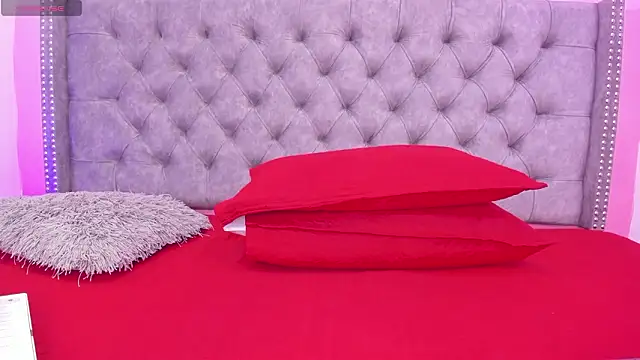 Sofia Girl  online show from February 11, 8:00 am