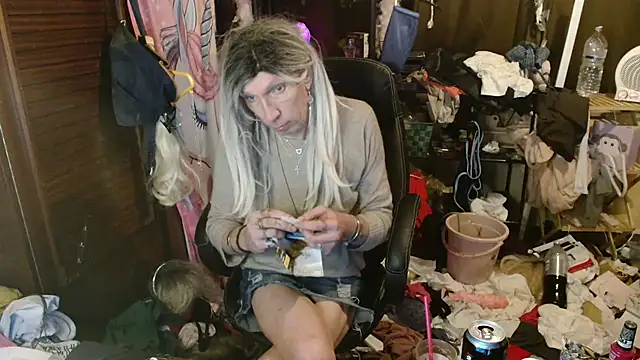 Ombeline1 online show from January 6, 6:01 pm