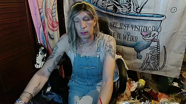 Ombeline1 online show from March 4, 4:33 pm