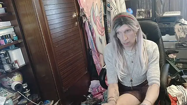 Ombeline1 online show from April 14, 12:43 pm