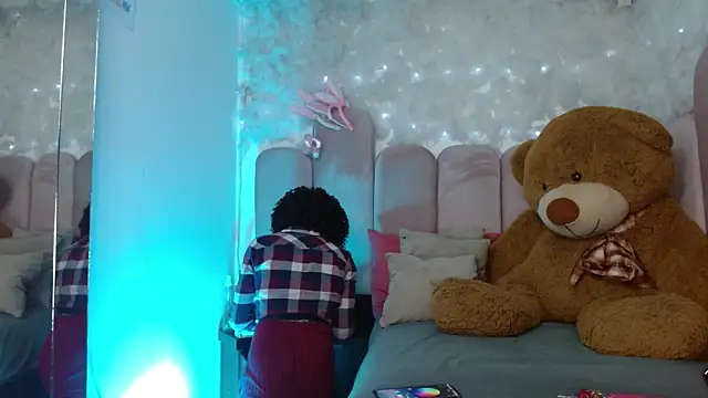 puca ebony online show from November 3, 12:26 pm