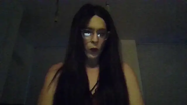 Snapshot of NeverTooMuch95 chatting on October 5, 5:52 am NeverTooMuch95 online show from October 5, 5:52 am
