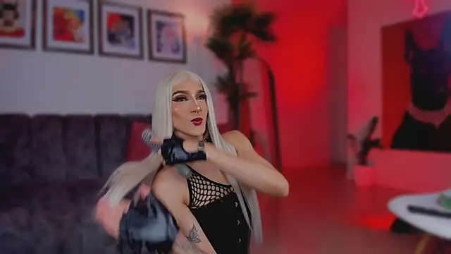 Taylor  foxxx online show from December 4, 5:34 am