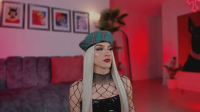 Taylor  foxxx online show from January 9, 6:51 am