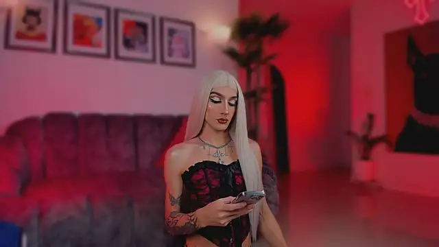 Taylor  foxxx online show from April 11, 7:14 am