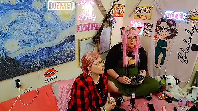 Blakelytgirl online show from April 1, 3:42 pm