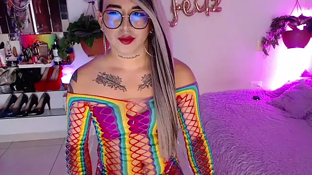 Snapshot of Laveneno_ortiz07 chatting on October 2, 11:59 pm Laveneno ortiz07 online show from October 2, 11:59 pm