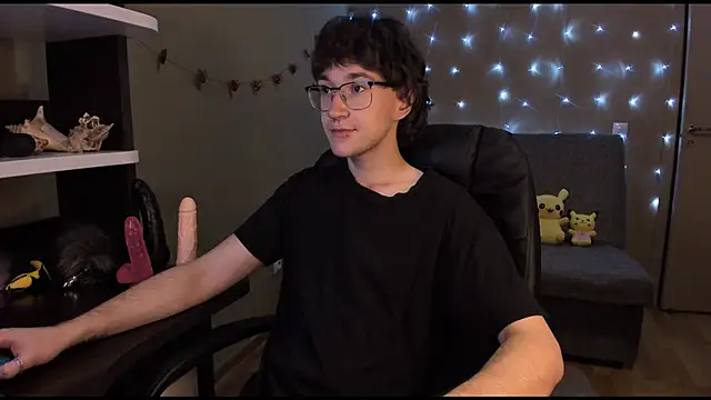 Snapshot of zackstivens chatting on January 10, 11:29 pm zackstivens online show from January 10, 11:29 pm