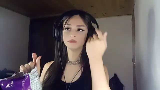 Dollbehavior  online show from March 26, 7:01 am