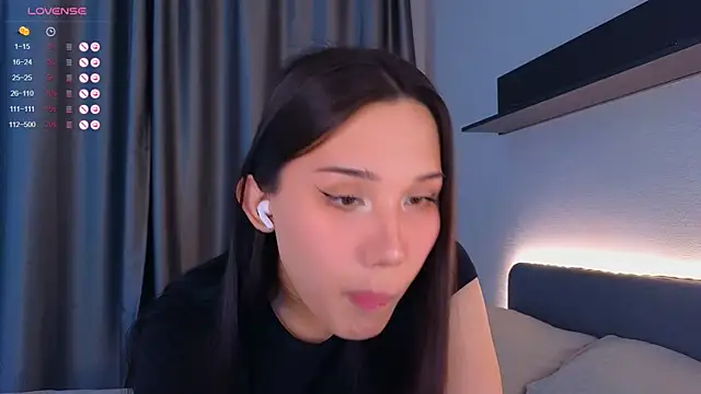 Kaia Sunshine Mia online show from July 6, 1:51 pm