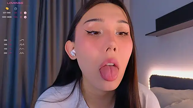 Kaia Sunshine Mia online show from July 18, 11:39 am