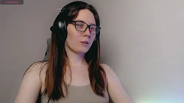 tracy cooper online show from February 3, 10:11 pm