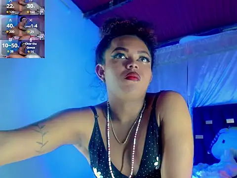 Snapshot of KayleighDreams_ chatting on October 11, 1:30 am KayleighDreams online show from October 11, 1:30 am