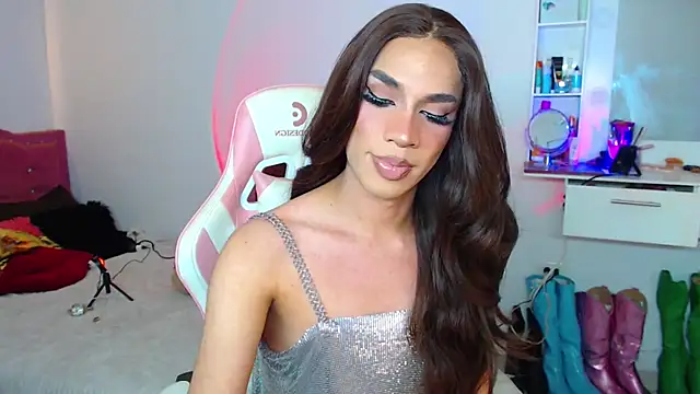 camila hootie online show from April 17, 3:53 am