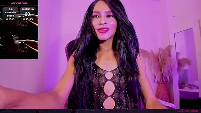 carolinemiller7 online show from October 8, 2:13 am