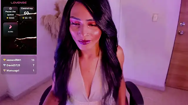 carolinemiller7 online show from November 23, 8:05 am