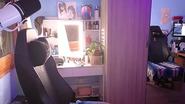 MemiKouki online show from April 7, 3:24 pm