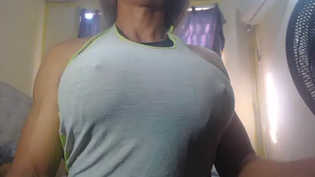 DanielaMuscleTS online show from December 22, 8:02 pm