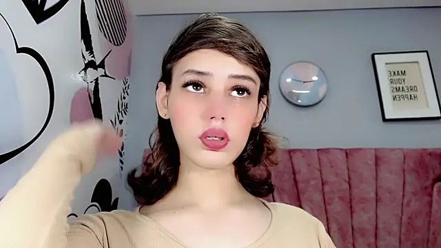 ValeriaAguilar online show from December 7, 2:30 pm