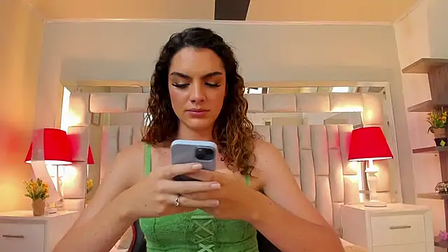 mariiahneedles online show from October 26, 4:30 am