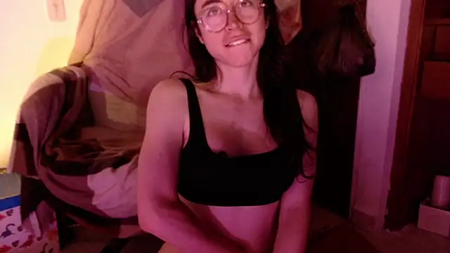 emily pearl  online show from November 28, 11:06 pm