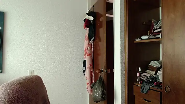 emily pearl  online show from January 15, 7:45 pm