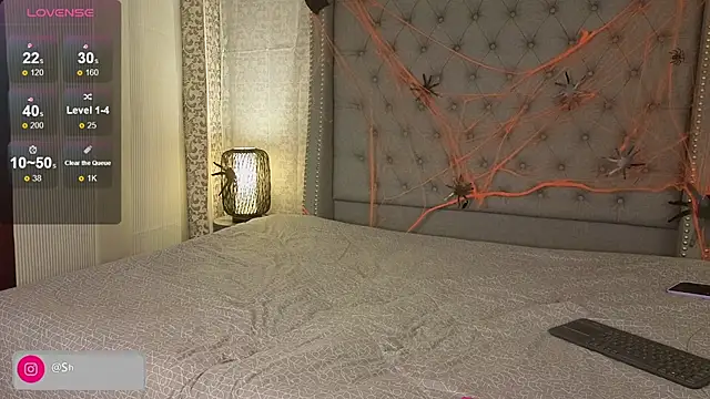 Shantal Joness online show from October 31, 10:07 pm