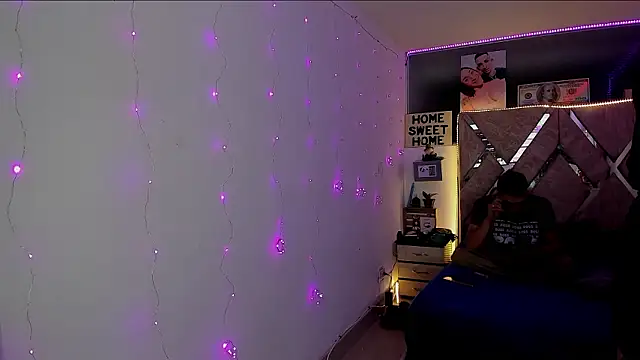 parejacaliente20154 online show from February 16, 11:08 am