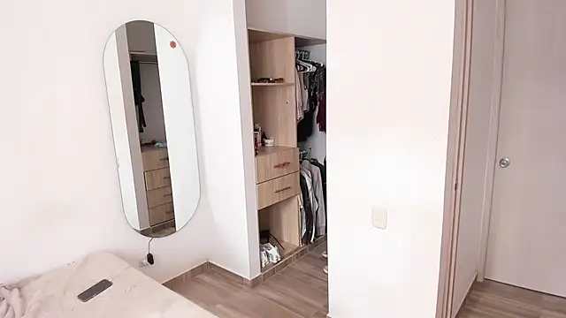 rose scottt online show from March 25, 5:06 pm