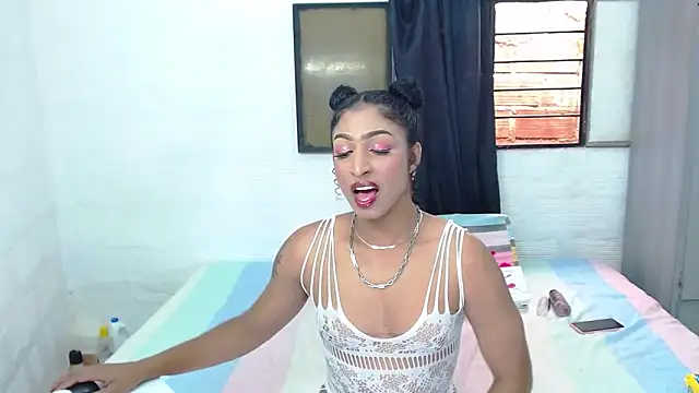 BLACK MOON TS online show from March 2, 6:15 pm