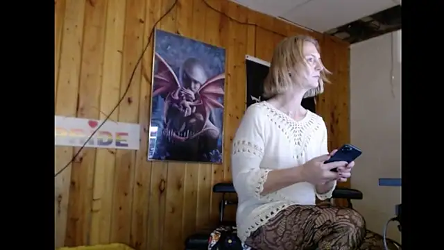 JamieBottoms online show from December 19, 2:00 pm