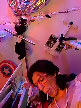 gurlnips online show from November 18, 7:14 pm