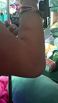 gurlnips online show from December 14, 8:04 pm